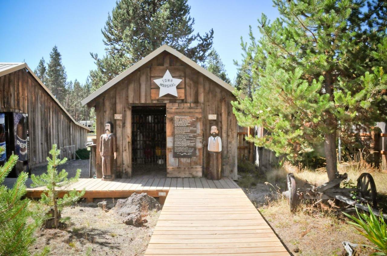 Bend-Sunriver Camping Resort 24 Ft. Yurt 12 Exterior photo