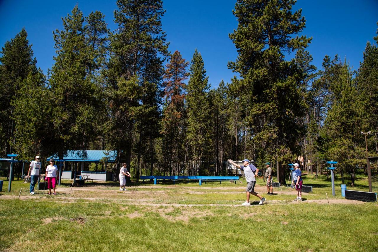 Bend-Sunriver Camping Resort 24 Ft. Yurt 12 Exterior photo