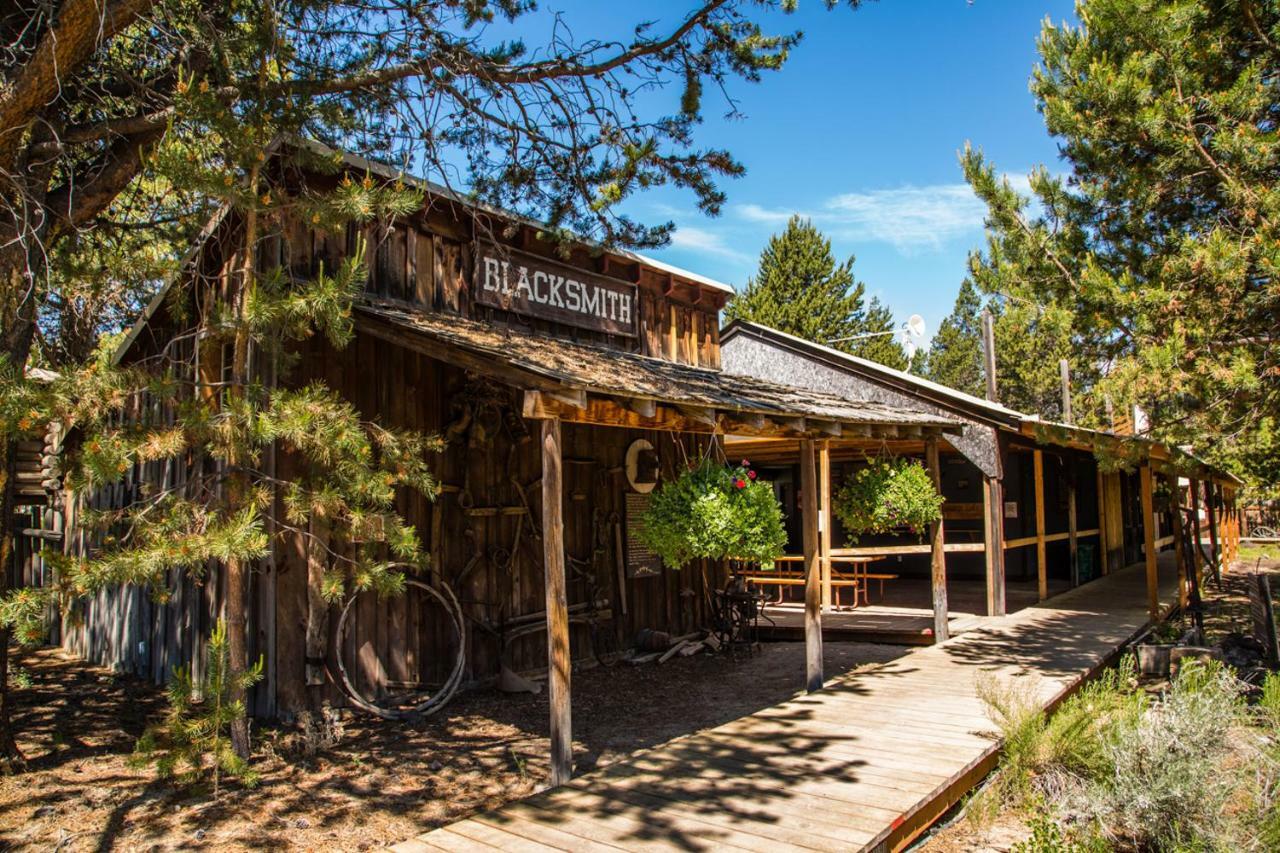 Bend-Sunriver Camping Resort 24 Ft. Yurt 12 Exterior photo